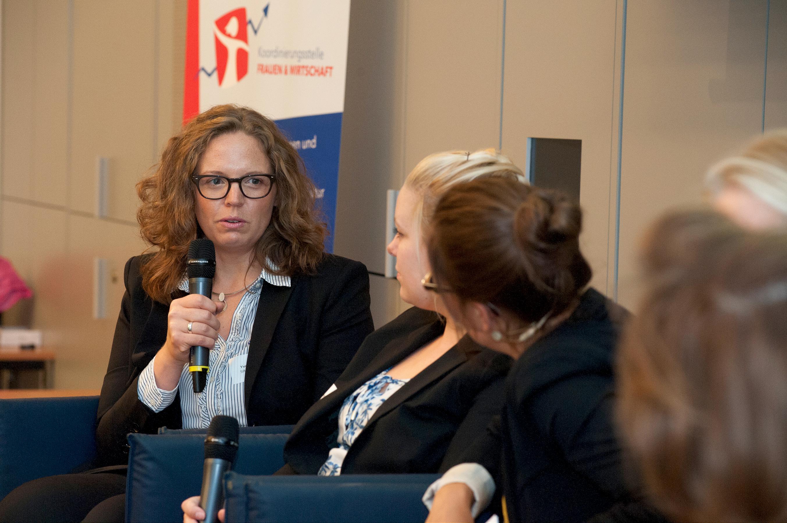 Yvonne Simon diskutiert beim 14. Unternehmerinnentag in Frankfurt