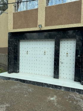 Garagentor mit Türe