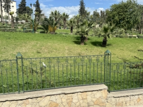 Zaunanlage um den Palastgarten